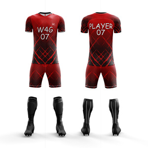 Ensemble de maillots et shorts de football personnalisés pour hommes, imprimés par transfert thermique, 100% polyester, écologiques, séchage rapide, extensibles, nom du joueur personnalisé - Product Image 1