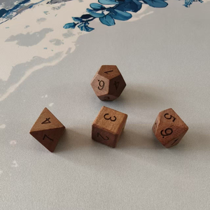 ชุดลูกเต๋าไม้พรีเมียม ลูกเต๋าหลายเหลี่ยม ทำด้วยมือ สำหรับเกม DND และเกม RPG บนโต๊ะ - Product Image 3