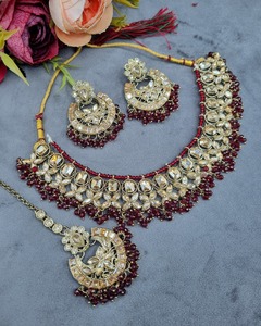 PING Bling kundan polki ชุดสร้อยคอลูกปัดคริสตัลสีชมพูพร้อมต่างหูและ Maang Tikka ชุดเครื่องประดับแต่งงาน - Product Image 4