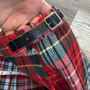 Mini-jupe Kilt en laine à motif Tartan Royal Stewart rouge pour femme, vente en gros, OEM ODM 2026 - Product Image 3