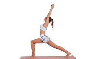 Shorts de sport pour femmes, shorts de course, 100% polyester, taille haute, respirants, élastiques, pour l'entraînement, le yoga - Product Image 2