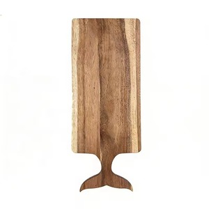 Planche à découper rectangulaire en bois personnalisable en gros avec motif queue de baleine, planche à découper antidérapante pour la cuisine - Product Image 1