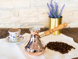 Cafetera Turca de Cobre Martillado con Asa de Madera, Diseño Tradicional, Percolador para Preparar Café - Product Image 1