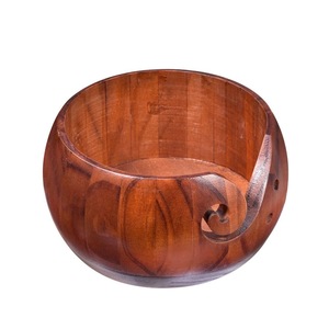 Cuenco de madera redondo para hilo, diseño sencillo, duradero, soporte para tejer a mano y ganchillo con abertura. - Product Image 1
