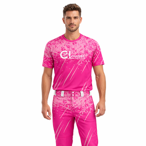Conjunto de Uniforme de Softbol Rosa Personalizado |   Cuello Redondo |   Pantalones Cortos Sublimados |   Transpirable de Secado Rápido |   100% Poliéster |   Cremallera - Product Image 1
