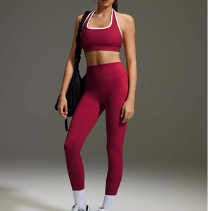 Ensemble de yoga 2 pièces sans coutures : Crop top dos nageur col en V et Legging taille haute longueur intégrale respirant avec effet froncé aux fesses, Tenue de sport pour le yoga - Product Image 4