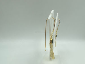 Pendientes de lujo chapados en oro-Pendientes elegantes de diseño de latón de alta calidad para mujer Adornado Bodas Fiestas Regalo perfecto - Product Image 2