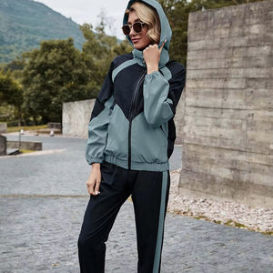 Conjunto Deportivo Personalizado para Mujer con Bloques de Color, Chaqueta con Cierre y Pantalones Jogger, Ropa Deportiva Casual, Fabricante OEM - Product Image 1