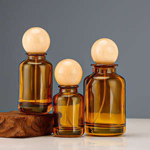 L'usine produit des flacons pulvérisateurs bruns de 30 ml, 50 ml et 100 ml pour cosmétiques et parfums. - Product Image 4