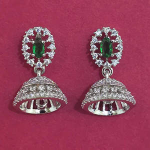 Exportador de Joyería Artificial de Moda en India, Jhumki de Circonia Cúbica con Baño de Rodio 444081 - Product Image 1