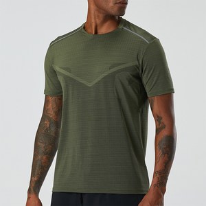 T-shirt de compression pour homme de qualité supérieure, faible MOQ, logo personnalisé, meilleur prix, respirant, extensible, idéal pour la gym et l'entraînement - Product Image 4