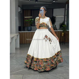 ชุดเต็มเย็บ chaniya choli (lehenga) คอลเลกชัน
ช้อปคอลเลกชัน Chaniya choli สุดพิเศษจากตู้เสื้อผ้าดีไซเนอร์ของเรา - Product Image 3