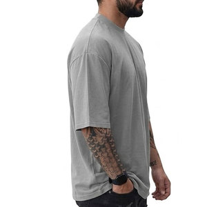 เสื้อยืดโอเวอร์ไซส์ผู้ชาย พรีเมียม ทรงหลวม สไตล์สตรีทแวร์ ทันสมัย เหมาะสำหรับใส่เที่ยวและใส่ในชีวิตประจำวัน - Product Image 3