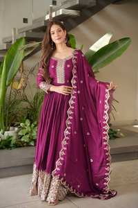 Salwar Kameez traditionnel indien en soie Noha brodée, coupe ajustée, avec dupatta de créateur et manches longues, idéal pour les mariages - Product Image 3
