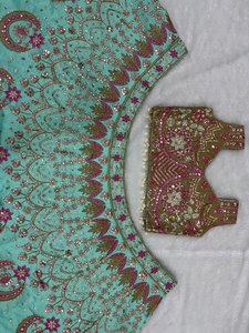 Lehenga en soie slub de qualité supérieure avec broderie au fil, travail Dori et sequins pour mariage, Diwali, fête - Prêt pour l'été - Product Image 3