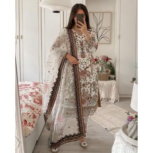 Ensemble de costume de fête pour femmes de créateur avec Pent et Dupatta avec travail de séquence - Product Image 2
