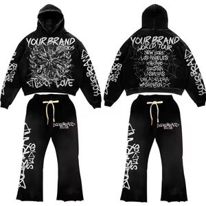 ชุดเซ็ตแทรคสูทมีฮู้ดสีดำพิมพ์ลายเต็มตัวจาก Your Brand Studios สไตล์สตรีทแวร์ทรงหลวม กางเกงมีเชือกผูก เอวสม็อค ใส่ได้ทั้งชายและหญิง สำหรับฤดูใบไม้ร่วง - Product Image 1