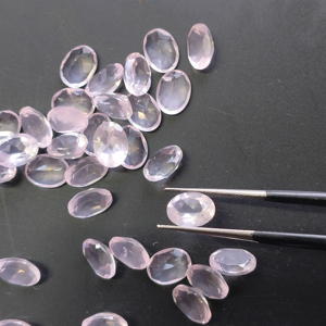 Cuarzo Rosa Natural, Corte Ovalado de 4x3MM, Gemas Sueltas de la Mejor Calidad para la Fabricación de Joyas - Product Image 1