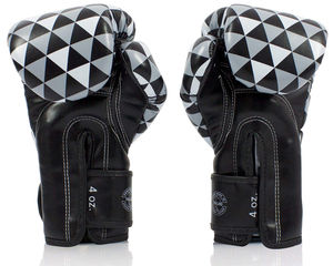 ถุงมือชกมวย Fairtex รุ่นล่าสุดจากโรงงานผู้ผลิต (OEM) ออกแบบเองได้ พิมพ์ลายเต็มรูปแบบ หลายสี ดำ เทา และขาว ทำจากหนังวัวแท้ - Product Image 3