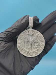 จี้เงินแท้ 925 สไตล์ฮิปฮอป ประดับเพชรโมอิสซาไนต์ VVS แบบ Ice Out รูปวงกลมสลักชื่อตัวอักษร ผ่านการทดสอบเพชร พร้อมจี้ตัวอักษร - Product Image 5