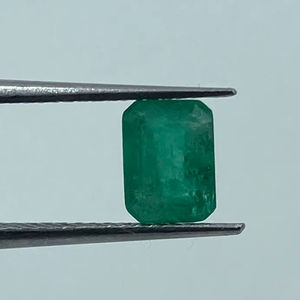 พลอยมรกตธรรมชาติ 0.85 กะรัต 4.80x6.40 มม. ทรงบาแกตต์ สีเขียว สำหรับทำเครื่องประดับ - Product Image 1