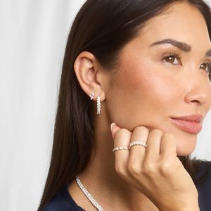 Pendientes de Aro de Oro Amarillo de 14K con Diamantes Cultivados en Laboratorio con Corte Marquesa - Product Image 2