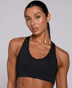 Ensemble de sport 2 pièces noir sur mesure pour femme – Haut court dos nu et short taille haute respirant en Spandex et Polyester – Coupe sportive toutes saisons - Product Image 4