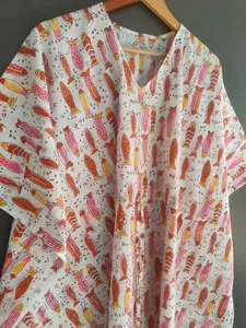 Vestido Largo Kaftan Bohemio con Estampado de Peces, Cuello en V, Corte Holgado para Mujer, Atuendo Maxi de Algodón para Vacaciones - Product Image 5
