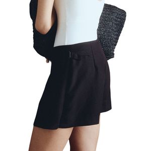 Jupe courte tendance pour femme avec boucle décorative, taille ajustable avec ceinture, style décontracté streetwear, bas de tenue tendance pour le quotidien, vente en gros - Product Image 1