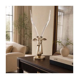 Sculpture moderne de tête de cerf avec bois de cerf en acrylique transparent, décoration artistique faite à la main pour table de salon - Product Image 3
