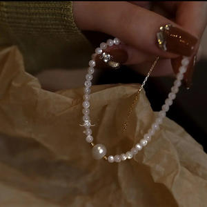 Bracelet en perles d'eau douce de style rétro, design haut de gamme avec une élégance simple, niche artisanale de luxe - Product Image 2