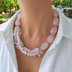 Collier pendentif en résine fait main, bijoux en résine avec fleurs réelles, collier tendance, cadeau unique pour femmes, bijoux à la mode - Product Image 3