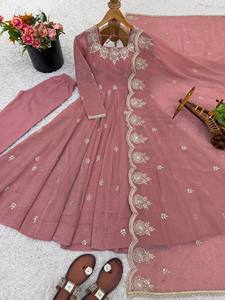 Elegante Conjunto de Tres Piezas Anarkali de Diseño Moderno con Bordado de Lentejuelas para Mujer, de Secado Rápido, para Todas las Temporadas, Bodas, Fiestas y Eventos, Ramdev - Product Image 2