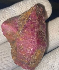 พลอยทับทิมดิบธรรมชาติ 239.65 กะรัต จากเคนยา เหมืองเฟโมส จอห์น โซล - Product Image 4