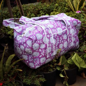 Bolsa de Viaje Deportiva Acolchada de Alta Calidad con Estampado Floral, Cierre de Cremallera, Portátil, Ligera y Ecológica para Mujer - Product Image 5