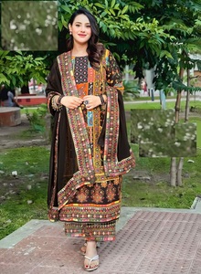 ชุดมุสลินสำเร็จรูป 3 ชิ้น พร้อมผ้าคลุมไหล่ปักลายหรูหราประดับกระจกแท้ งานฝีมือประณีต ซัลวาร์ คามีซ ผ้าคลุมไหล่ลูกไม้แฟนซี สำหรับงานปาร์ตี้ - Product Image 4