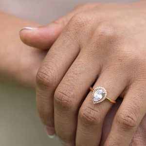 Anillo de compromiso con halo de diamantes en forma de pera – Anillo de boda nupcial en oro macizo de 14 quilates o plata - Product Image 2