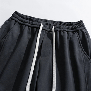 Joggers en molleton de coton bio pour homme – Tenue décontractée écologique en maille avec cordon de serrage à embouts métalliques - Product Image 3