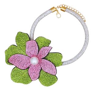 Collar de Flores Brillantes Hecho a Mano en Rosa y Verde, Joyería de Moda para Mujer, Elegante Collar Floral, Accesorio de Regalo para Fiesta - Product Image 1