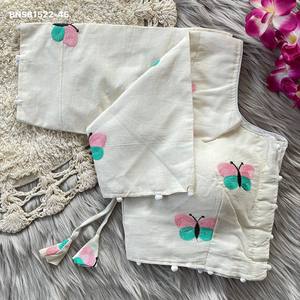 Fournisseur de la collection de blouses en coton Diable Cambric de la meilleure qualité, avec sequins et broderies, et fermeture avant rembourrée, en provenance d'Inde. - Product Image 4