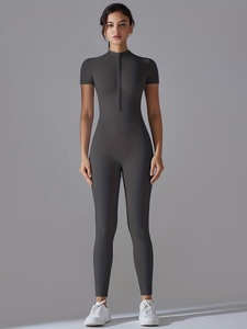 Mono de yoga de manga corta para mujer, de color liso, cintura alta, con cremallera, minimalista, transpirable, de elastano y poliéster, ajuste ceñido de largo completo - Product Image 4