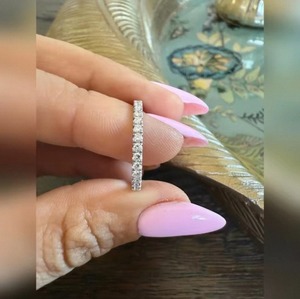 Bague de luxe en diamant de laboratoire taille ronde pour femme, or 9K 14K 18K, cadeau de fiançailles et de mariage, avec certification IGI SGL, 1 carat - Product Image 1