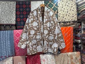 Chaqueta de algodón Kantha reversible con estampado indio, abrigo corto hecho a mano - Product Image 2