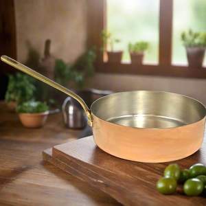 Sartén de Cobre Dorado Martillado con Mango Resistente al Calor |   Sartén Premium para Roti y Chapati de Latón |   Plancha de Cocina Plana y Resistente - Product Image 1