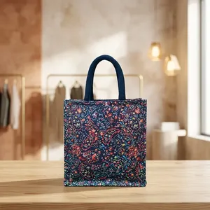 Sac fourre-tout de créateur tendance 12x12x5 pouces avec un grand espace de rangement, réutilisable pour le shopping, les voyages, les cadeaux et l'usage quotidien - Product Image 3