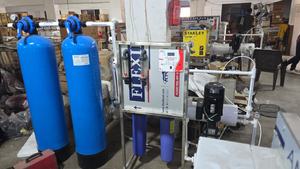 Sistema de Purificación de Agua Industrial de 1000 l/h, Planta de Filtración por Ósmosis Inversa, Sistema de Tratamiento de Agua por Ósmosis Inversa Grande con UV - Product Image 3