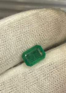 Émeraude naturelle taille octogonale 9x6,60 mm. Magnifique émeraude pour bijoux. - Product Image 4