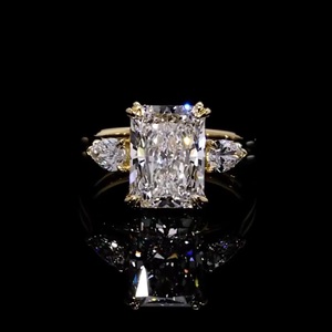 Anillo de Compromiso y Boda para Mujer, Certificado, Oro Sólido 9K, Corte Radiante Clásico, con Diamante Cultivado en Laboratorio, Color D, en Forma de Pera - Product Image 1