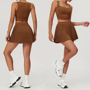 Ensemble jupe-short pour femme, tenue décontractée confortable en deux pièces avec tissu doux, haut assorti et mini-jupe-short, parfait pour tous les jours - Product Image 5