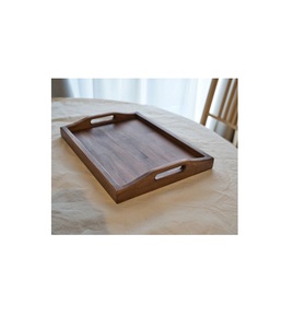 Bandeja de Servir de Madera Oscura Tradicional, Perfecta para Banquetes Formales y Eventos Culturales, con Estilo para sus Necesidades de Servicio - Product Image 1